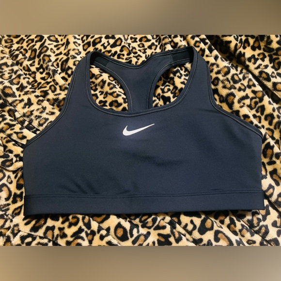 Nike Dri-Fit Sports Bra Built In Padding | Women’s Medium | Like New - Picture 1 of 2